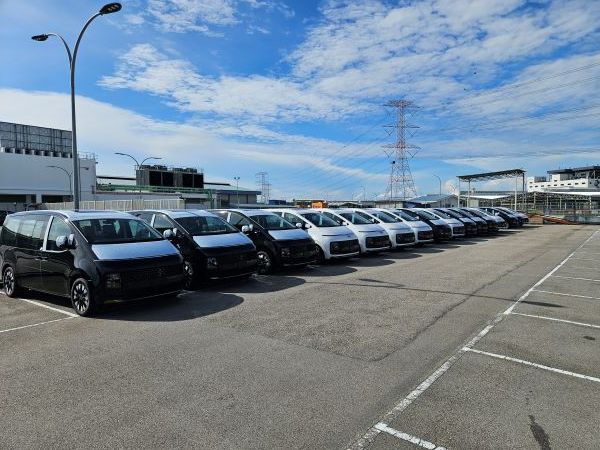 Hyundai STARIA Diesel รุ่นย่อย Premium 2026 1