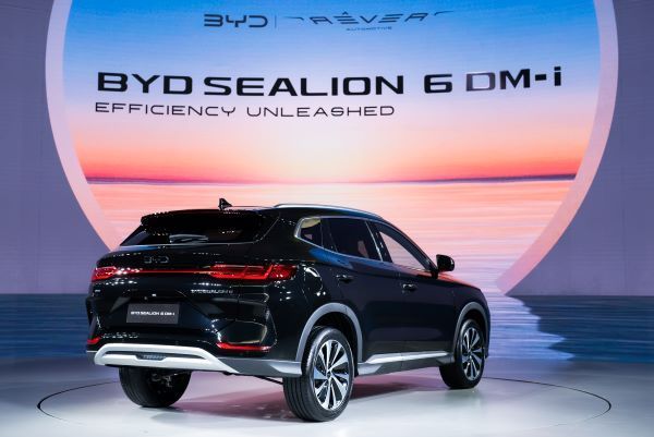 BYD SEALION 6 DM-i Super Hybrid 2024-2025 ด้านท้าย