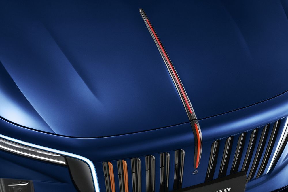 HONGQI E-HS9 เส้นแถบไฟสีแดงสัญลักษณ์หงษ์ฉี