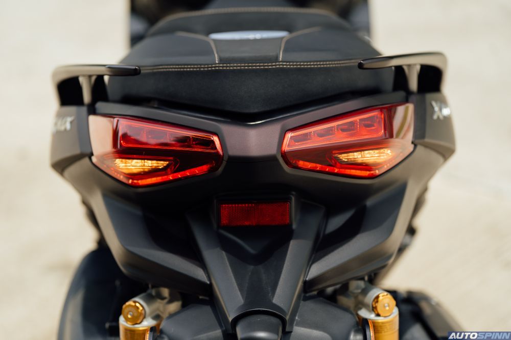 Yamaha XMAX Tech MAX rear light