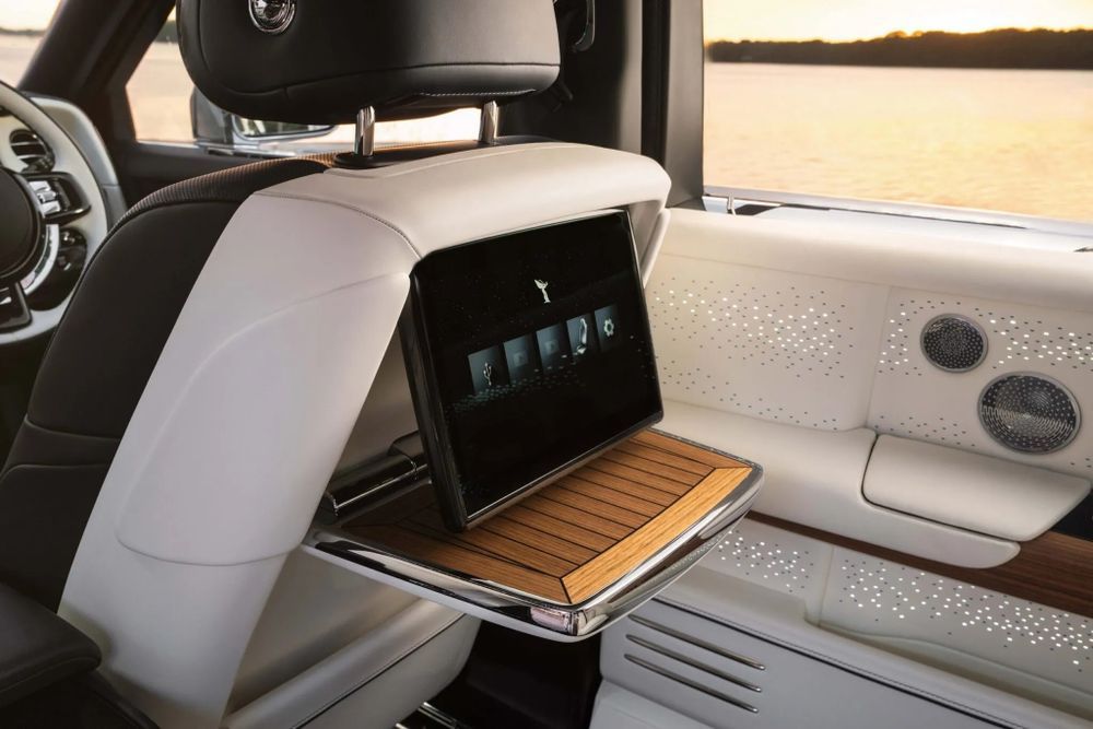 Rolls-Royce Phantom Regatta โต๊ะอเนกประสงค์