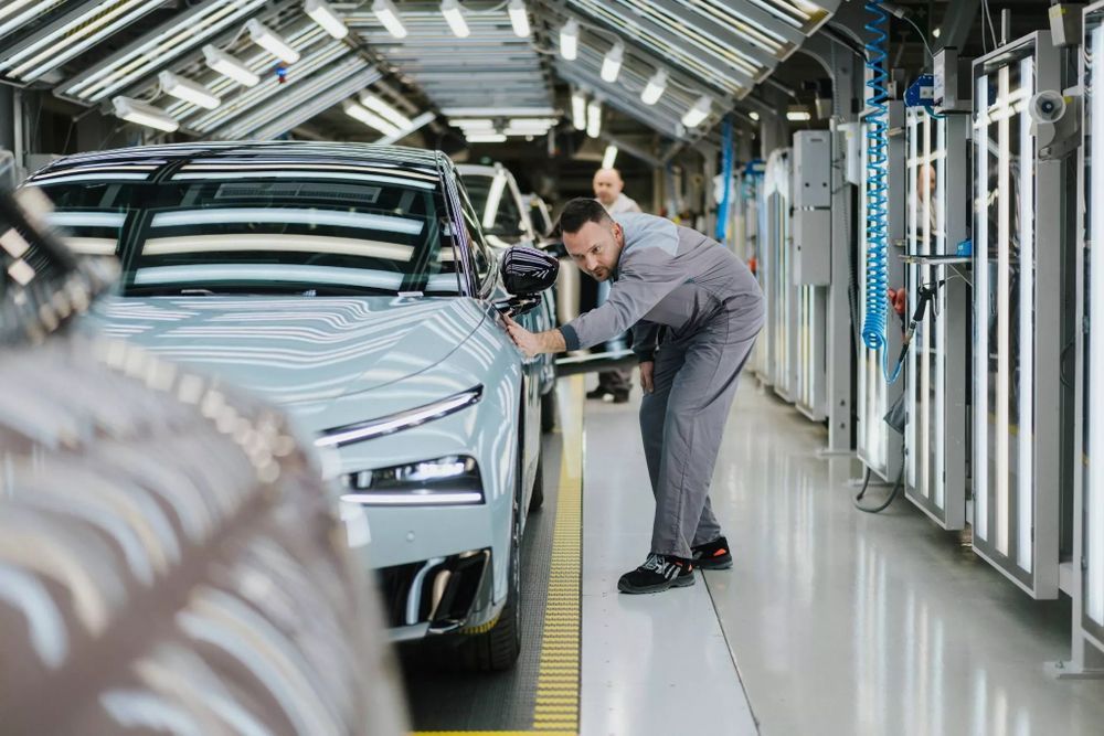 Xpeng P7+ ไลน์ผลิต (2)