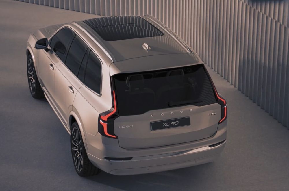 หลังคา Volvo XC90 Ultra PHEV 2025 