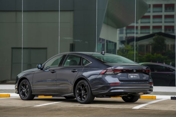New Accord eHEV E 2568 ด้านท้าย