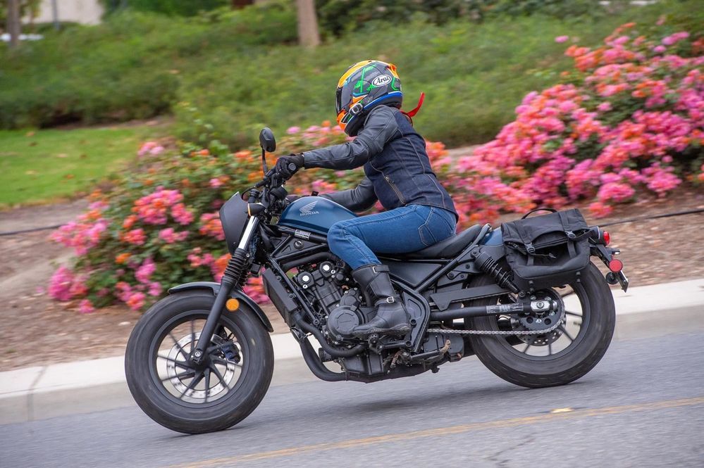 Honda Rebel 500 ผู้หญิง