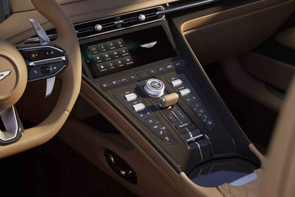 Aston Martin DB12 Volante เปิดประทุน ปุ่มคอนโทรล