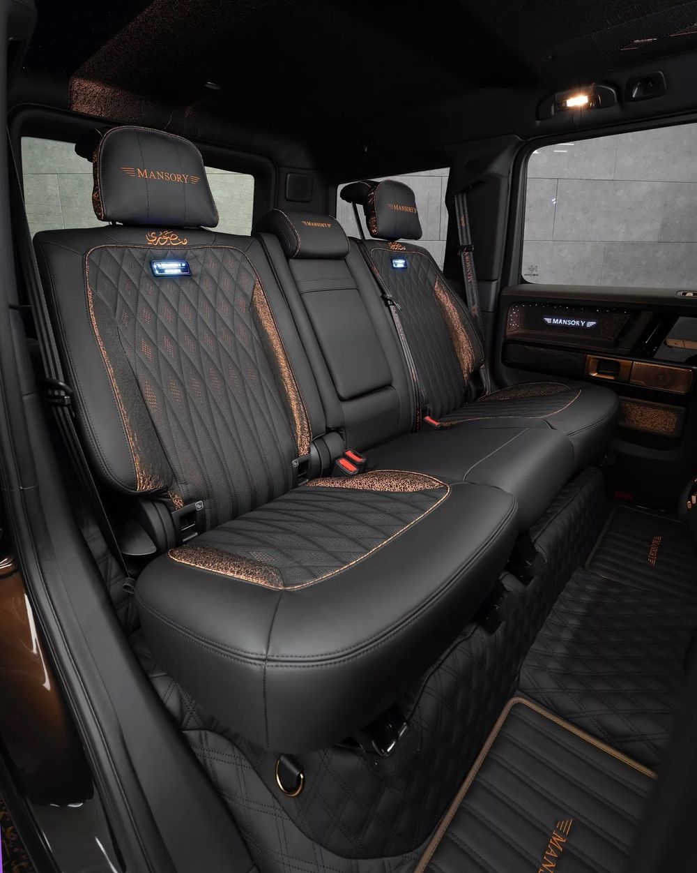 Mansory P820 Linea D’Arabo เบาะโดยสาร
