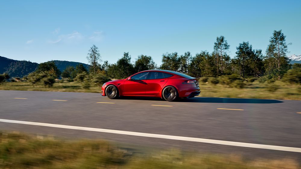 Tesla Model S 2025 Red