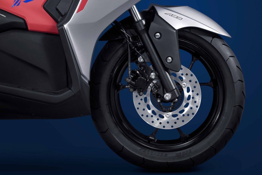Yamaha AEROX 2025 Front Disc brake