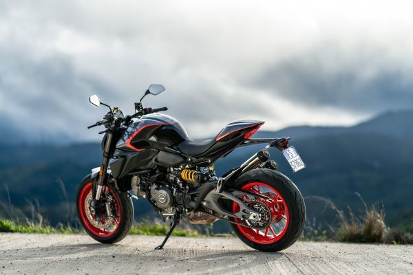 เบากว่าเดิม แรงกว่าที่เคย! New Ducati Monster เผยโฉมเครื่องยนต์ V2 ใหม่ 3
