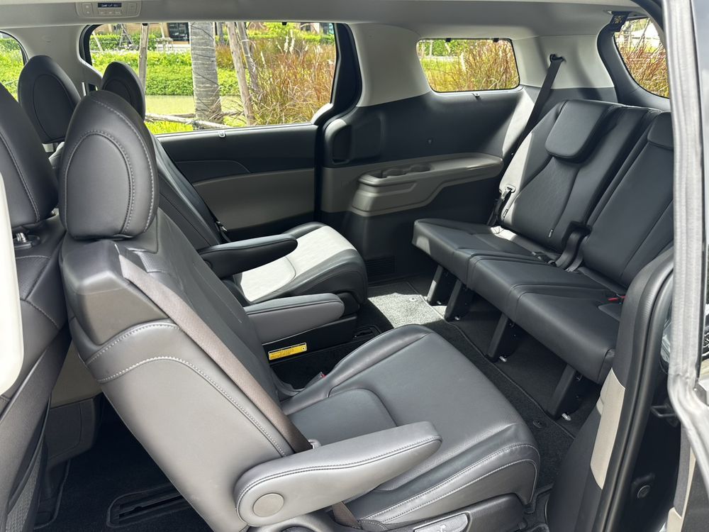 Kia Carnival HEV 2025