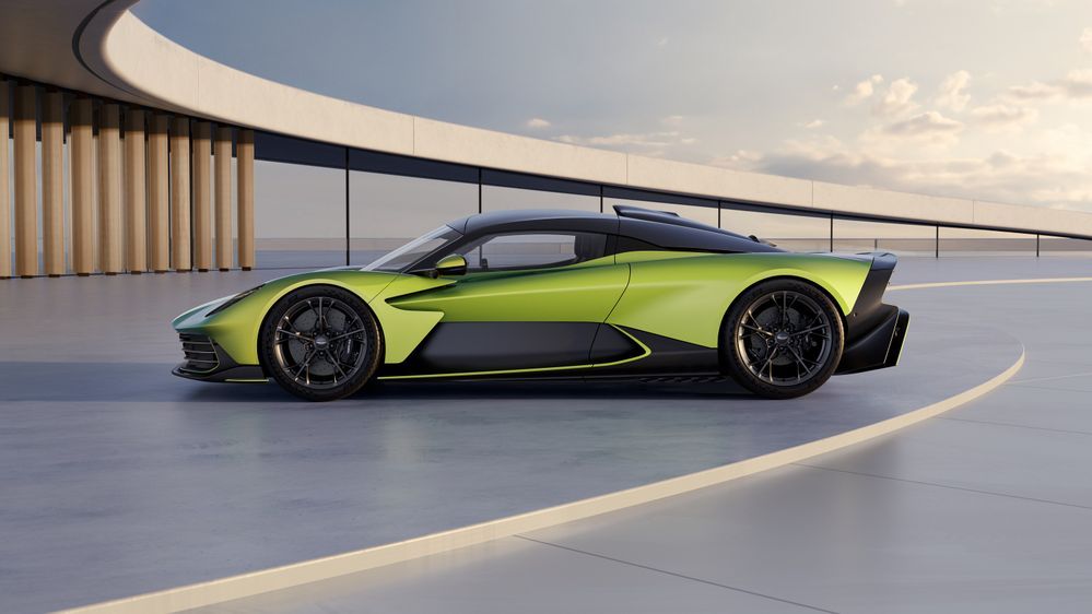 Aston Martin Valhalla 2025