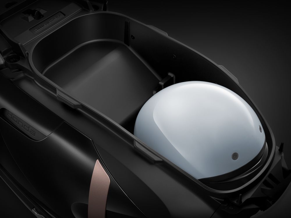 Honda UC3 Black U Box