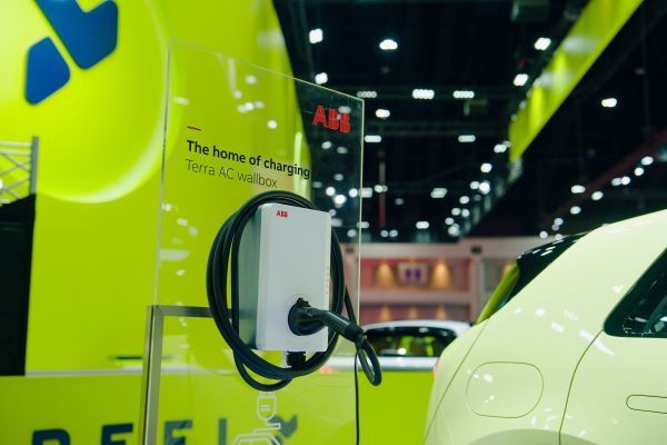 NIO FIREFLY พรีเมียมซิตี้คาร์ไฟฟ้า 100% สีเขียวสะท้อนแสง ขุมพลัง