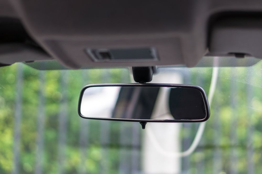 กระจกมองหลัง (Rear-view Mirror)