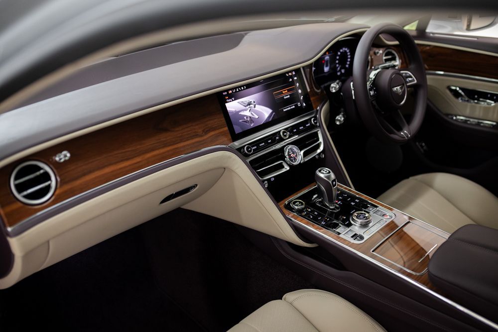 Bentley Flying Spur ภายในห้องโดยสาร