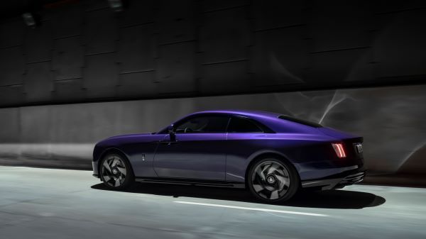 Rolls-Royce Black Badge Spectre 2025 ด้านข้าง