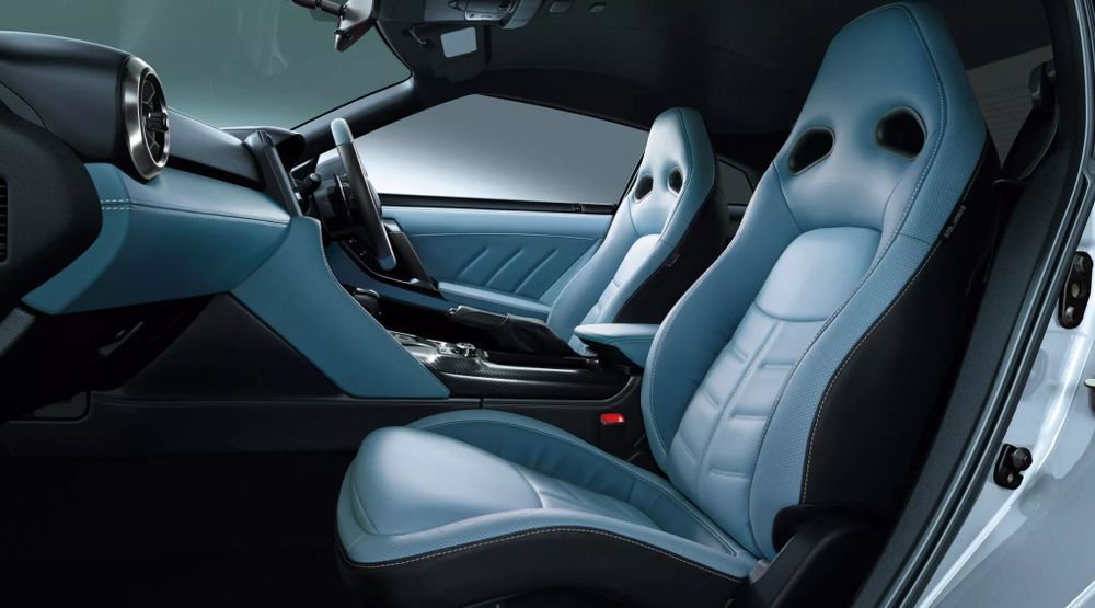 Nissan GT-R Premium Edition T-Spec  Blue Heaven (2)