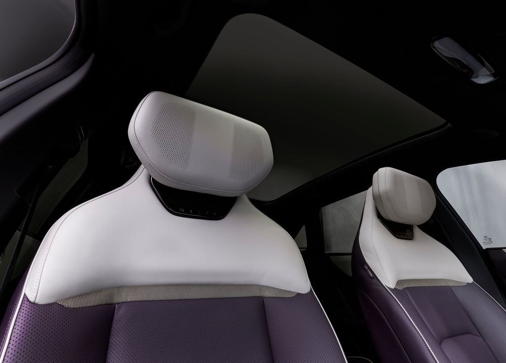 Mazda CX-6e เบาะโดยสาร