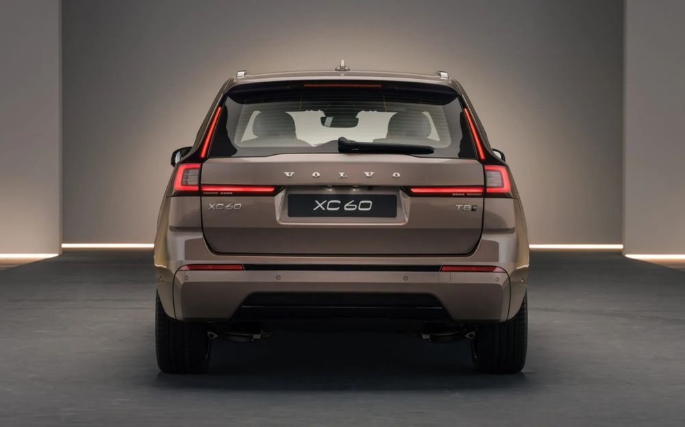 Volvo XC60 Facelift 2026 (ด้านหลัง)