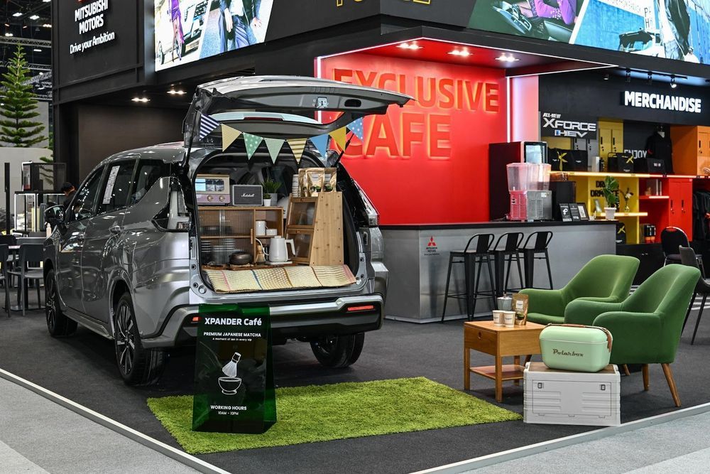 บูธมิตซูบิชิ มอเตอร์ส (A17) ในงานมหกรรมยานยนต์ครั้งที่ 42