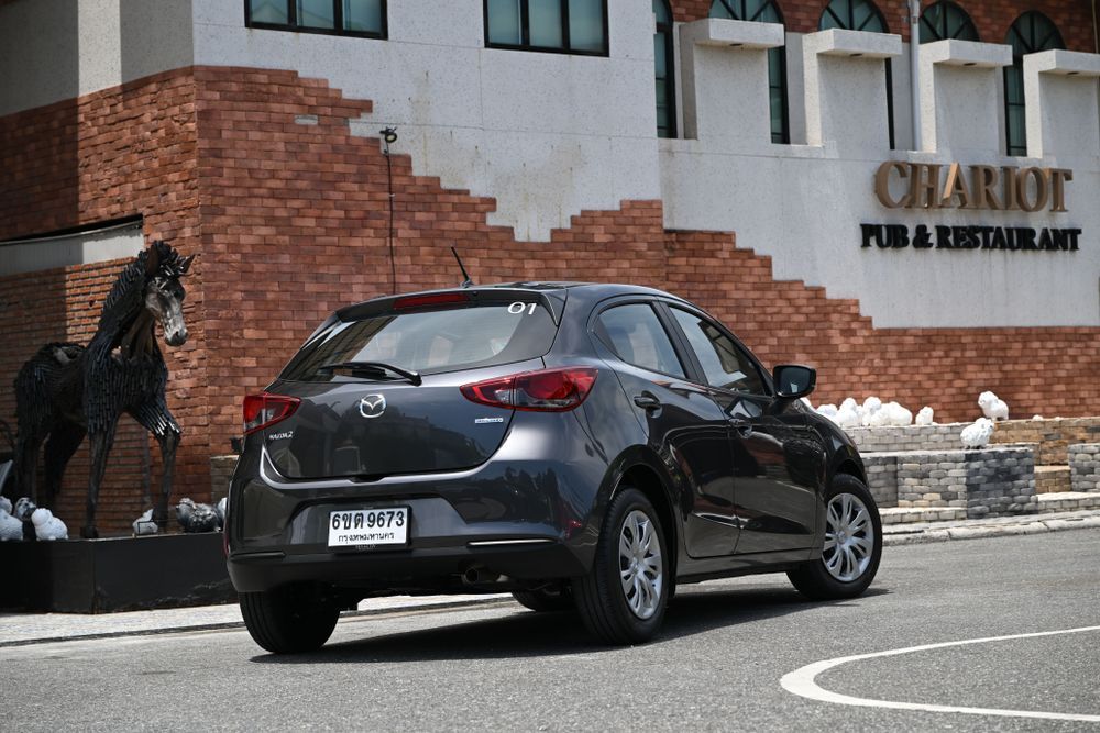 NEW MAZDA 2 ESSENTIAL Prime ด้านท้าย