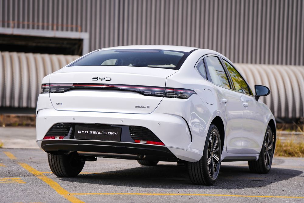 BYD SEAL 5 DM-i SUPER HYBRID