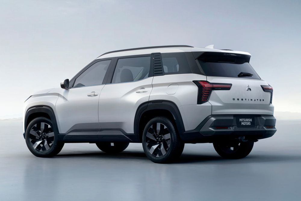 Mitsubishi DESTINATOR 