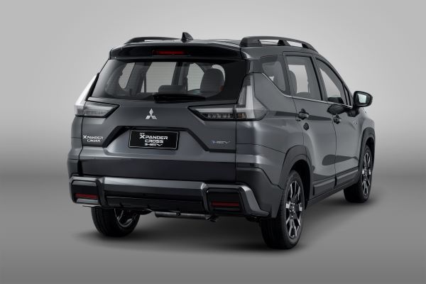 MITSUBISHI XPANDER CROSS HEV 2026 ด้านหลัง