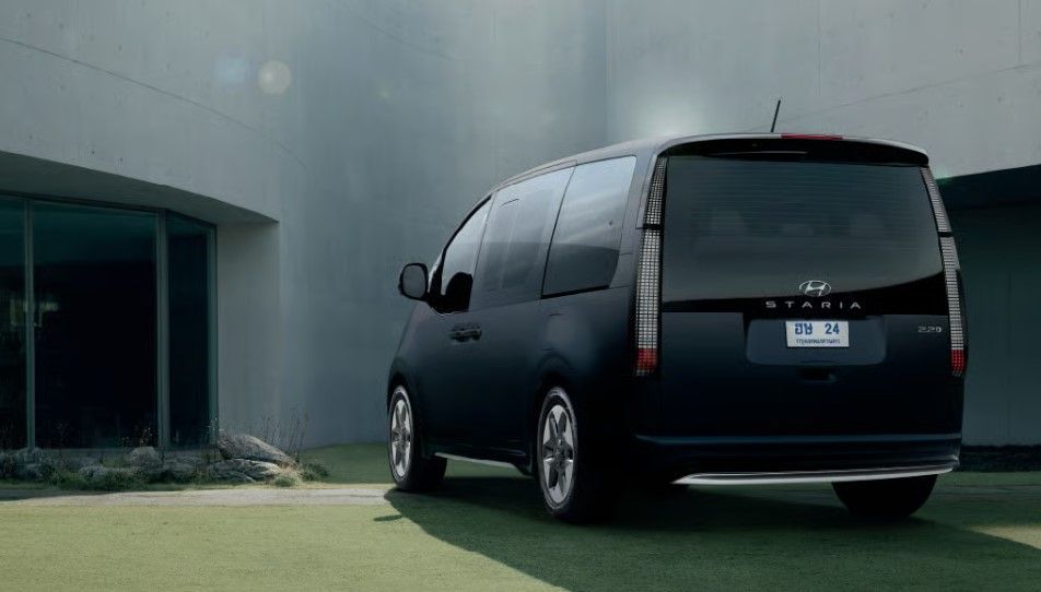 Hyundai staria 2026 ด้านท้าย