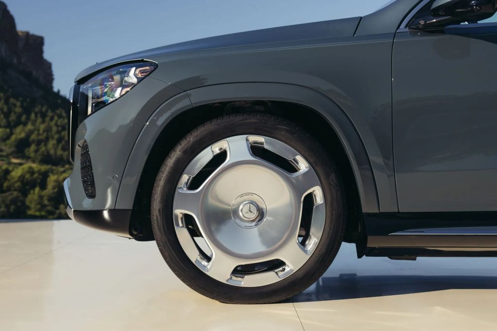 Mercedes-Maybach GLS 680 ล้ออัลลอยด์