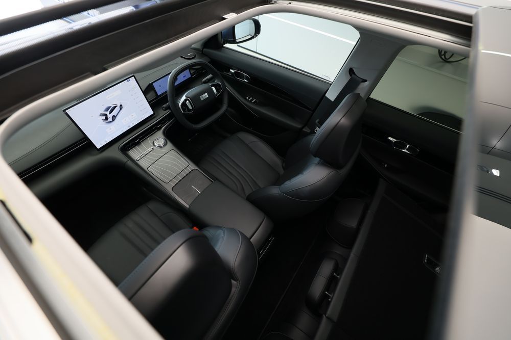 GEELY STARRAY EM-R หลังคาพาโนรามิกกลาสรูฟ
