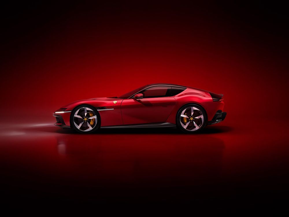 มิติตัวถังของ Ferrari 12Cilindri