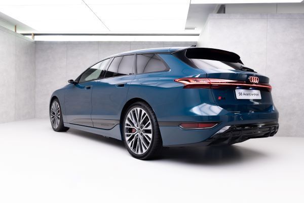 ตารางผ่อน Audi S6 e-tron 2025 ด้านท้าย