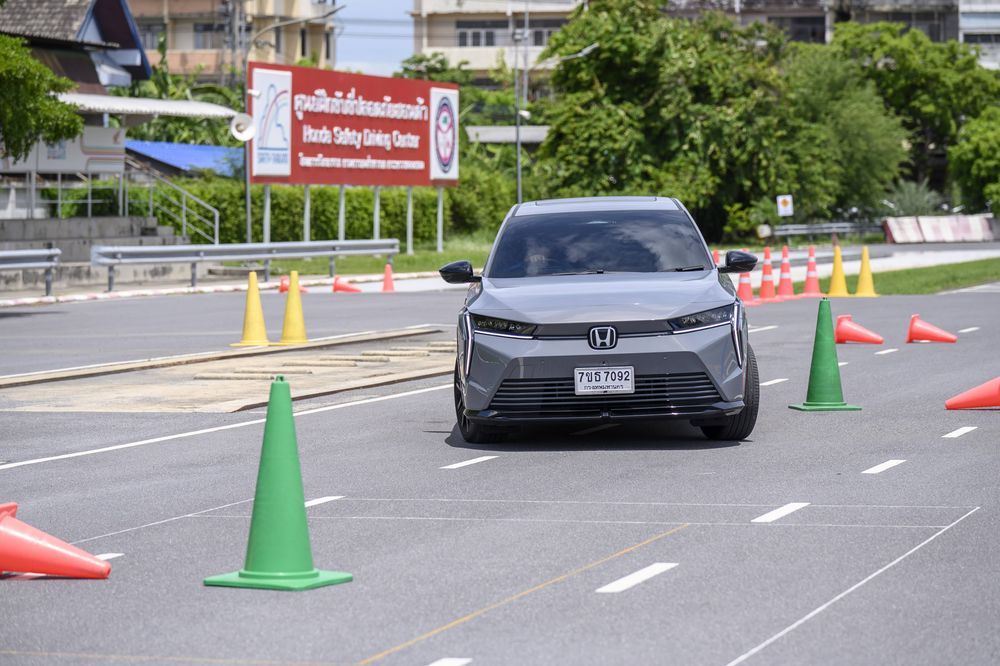 ทดสอบขับ Honda e:N2 (2)