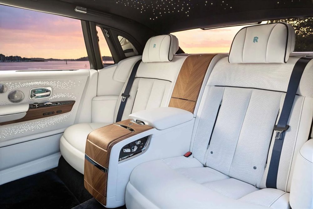 Rolls-Royce Phantom Regatta ที่นั่งผู้โดยสารตอนหลัง