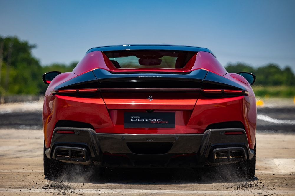 Ferrari 12Cilindri Spider ขับดีไหม?