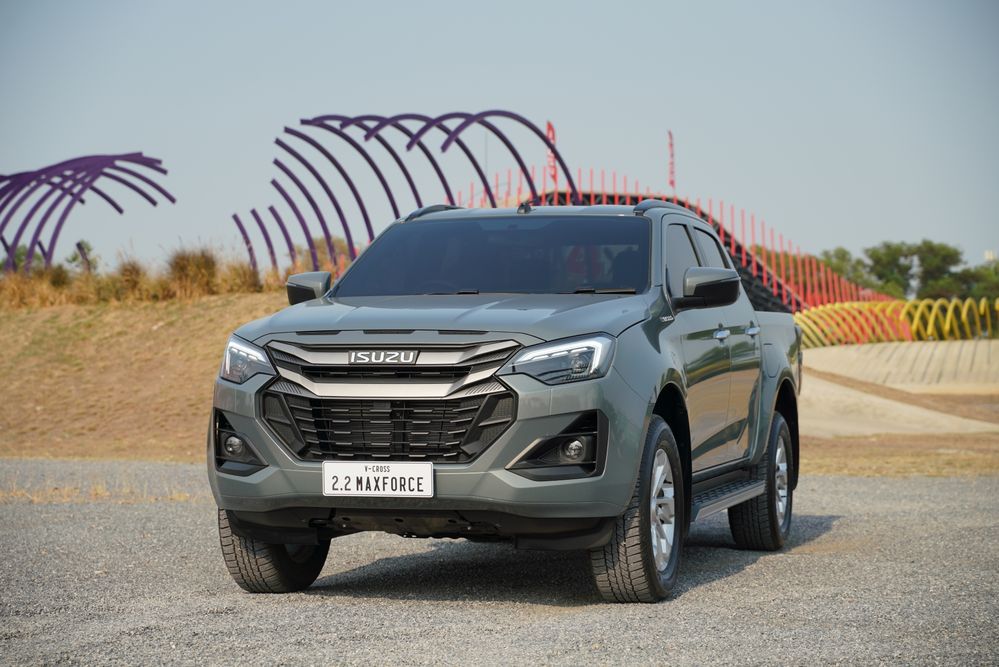 ISUZU V-CROSS 4X4 เครื่องยนต์ 2.2 Ddi MAXFORCE ด้านหน้า