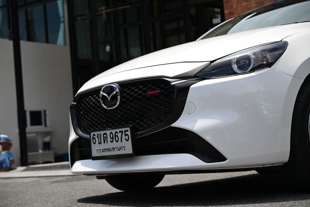 NEW MAZDA 2 ESSENTIAL SIGNATURE Sport กระจังหน้า
