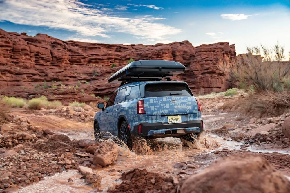 MINI Countryman 2026 ด้านหลัง