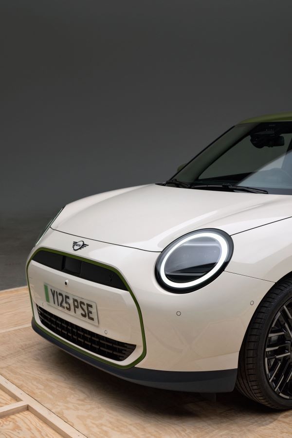 MINI Paul Smith Edition ความร่วมมือระหว่างสองไอคอนิกจากประเทศอังกฤษ 2