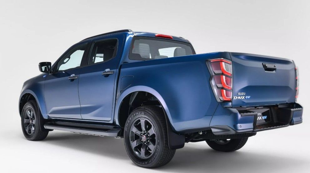 Isuzu-D-Max EV 2025 ด้านหลังรถ autospinn