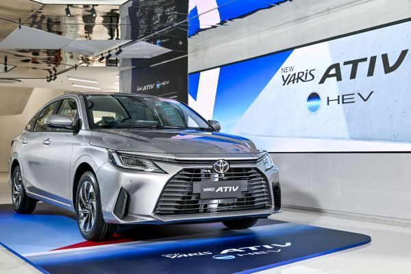Yaris Ativ HEV 2025 ด้านข้าง