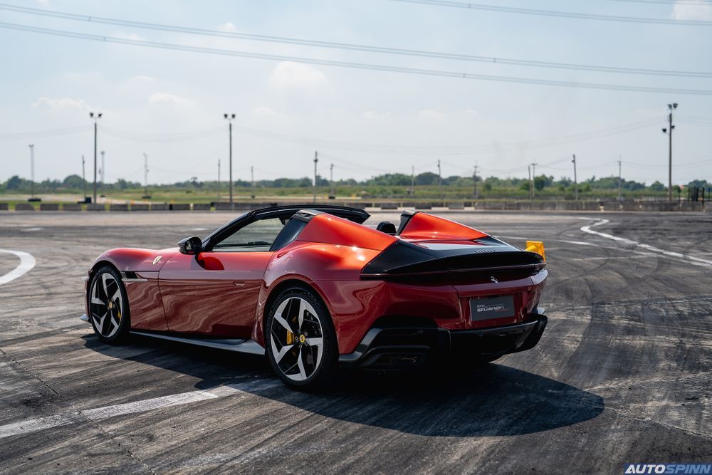 Ferrari 12Cilindri Spider ขับดีไหม?