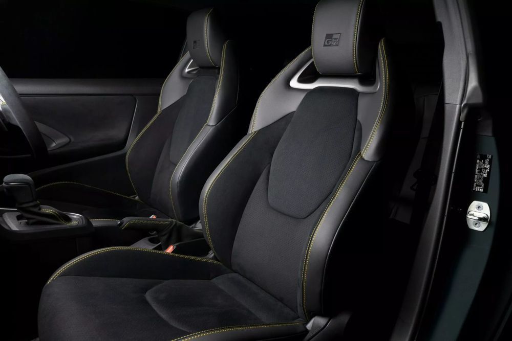 GR Yaris Morizo RR เบาะโดยสาร