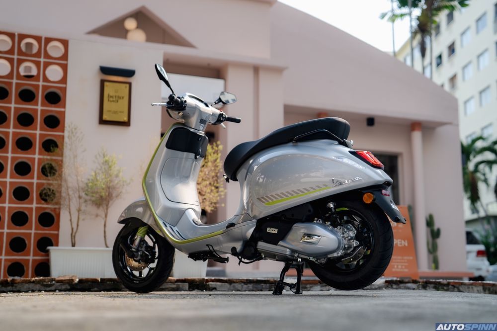 Vespa Sprint Tech 150 i-GET ABS ท้าย