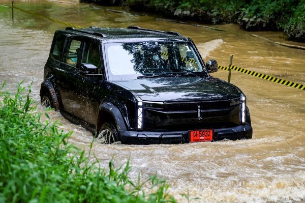 ตารางผ่อน JAECOO 6 EV 2WD+4WD 2025 ส่วนลดราคาโปรโมชั่น เริ่มต้น 11,XXX บาท