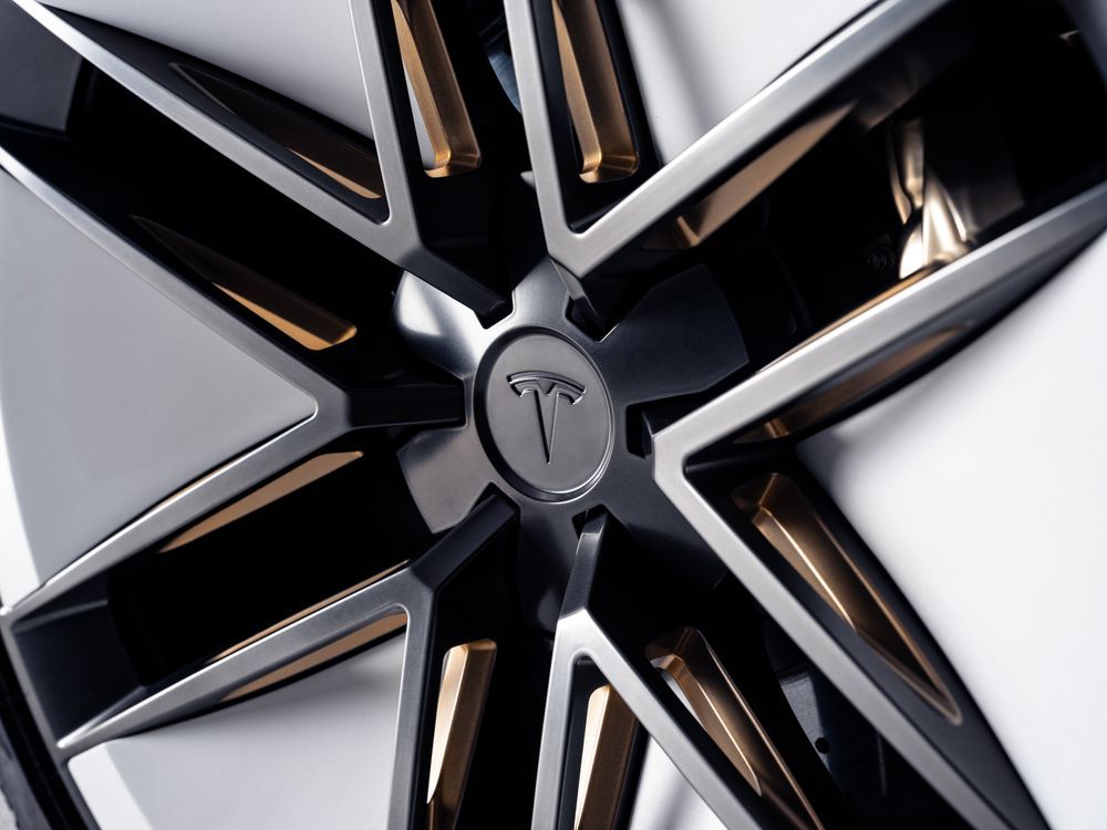 Tesla Roadster 2026