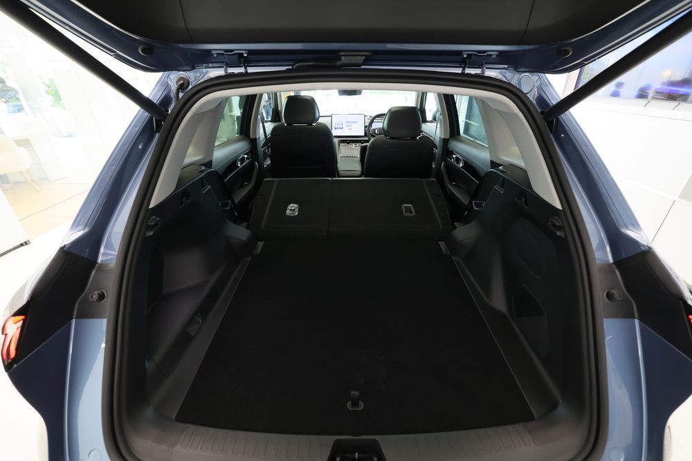 GEELY STARRAY EM-R พื้นที่เก็บสัมภาระตอนท้าย 2,065 ลิตร