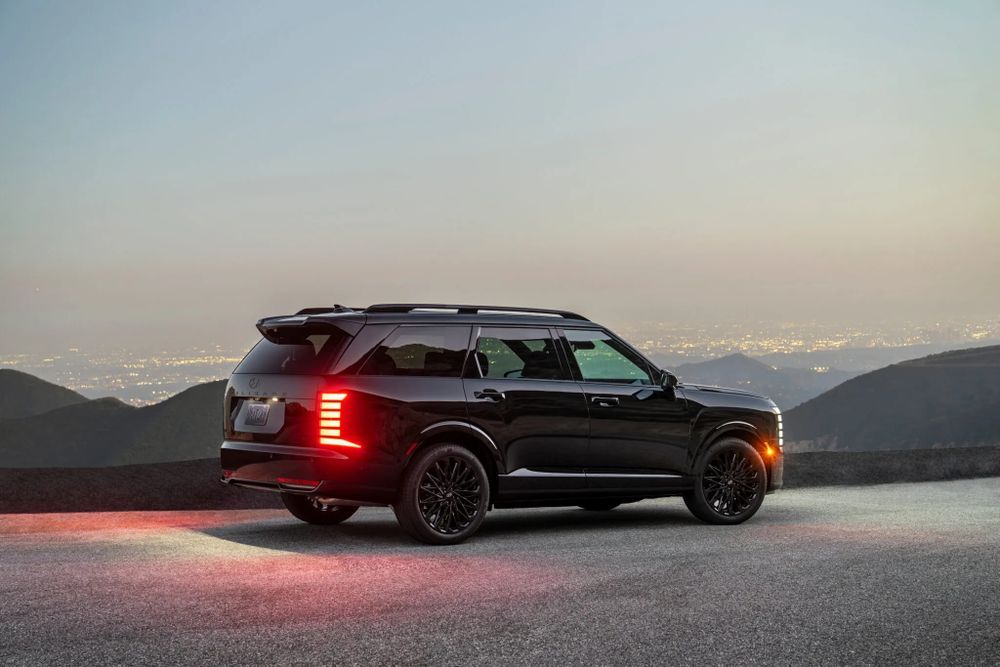 Hyundai Palisade Hybrid Calligraphy Black Ink Edition (ด้านท้าย)